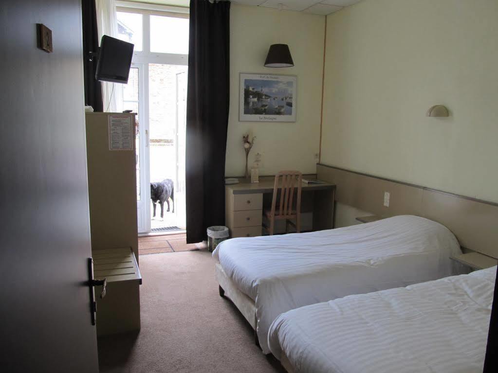 Hotel La Quebecoise ดีน็อง ภายนอก รูปภาพ