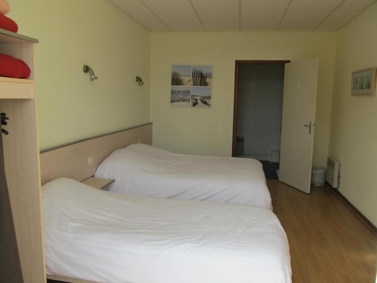 Hotel La Quebecoise ดีน็อง ภายนอก รูปภาพ