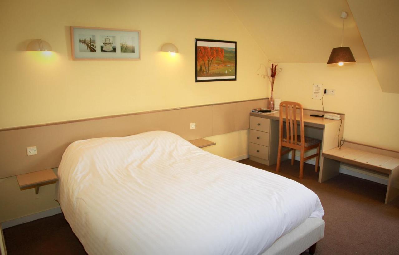 Hotel La Quebecoise ดีน็อง ภายนอก รูปภาพ